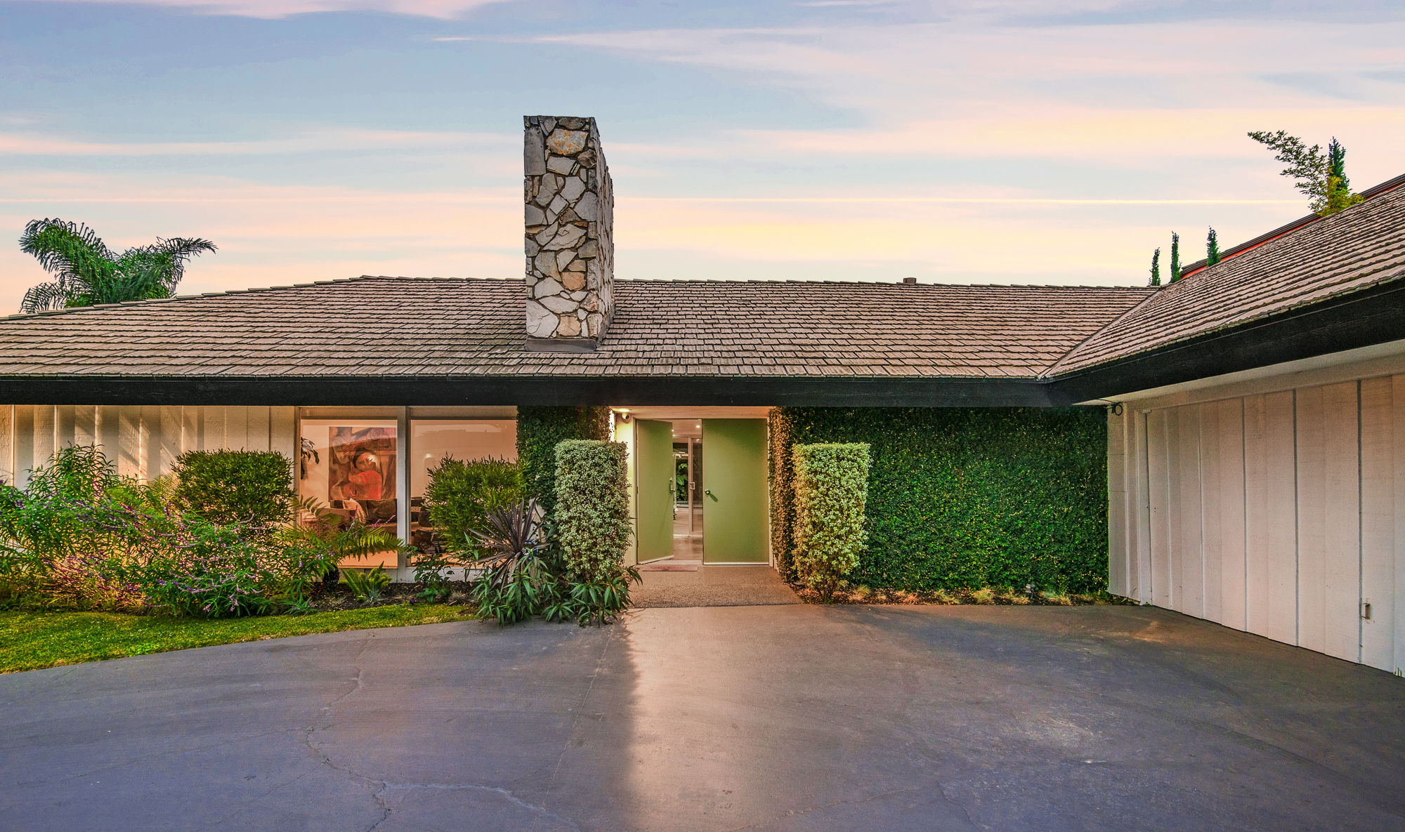 JW Residence at dusk, a luxury furnished home in the Earendel Management portfolio
