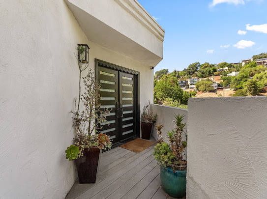 Entry of Quail Drive, a furnished 4-bedroom home in Mount Washington, Los Angeles for ALE placements