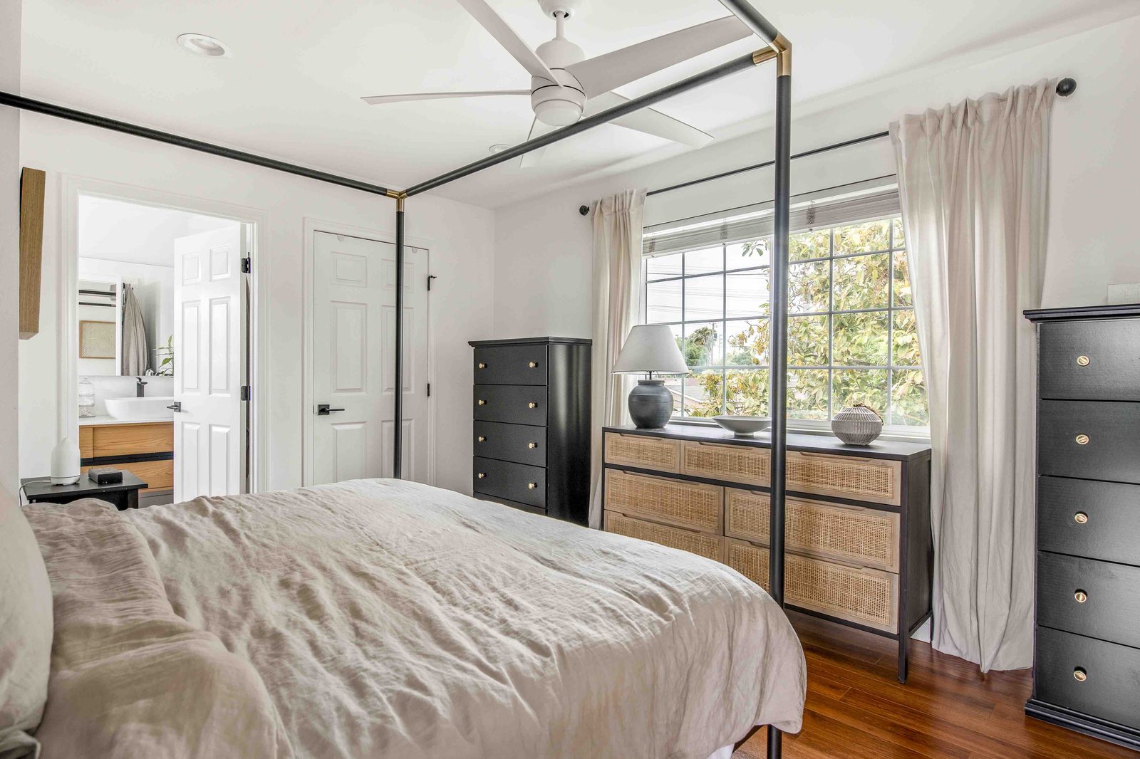 Primary suite with canopy bed at Rose House, Magnolia Park, Burbank